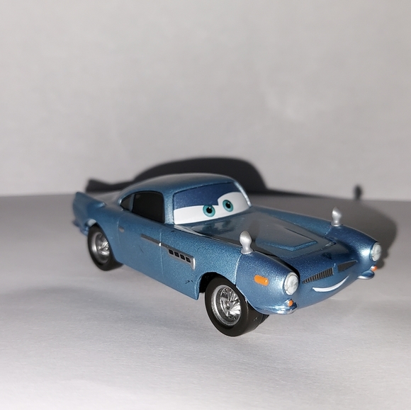 Disney Pixar Cars Mattel Finn McMissile Die-cast 1:55 Model - Picture 1 of 6